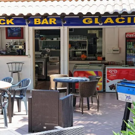 Avec Terrasse - 3 Pers. - Api-1-52-2137 Camping