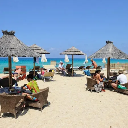 Camping Avec Terrasse - 3 Pers. - Api-1-52-2137 *